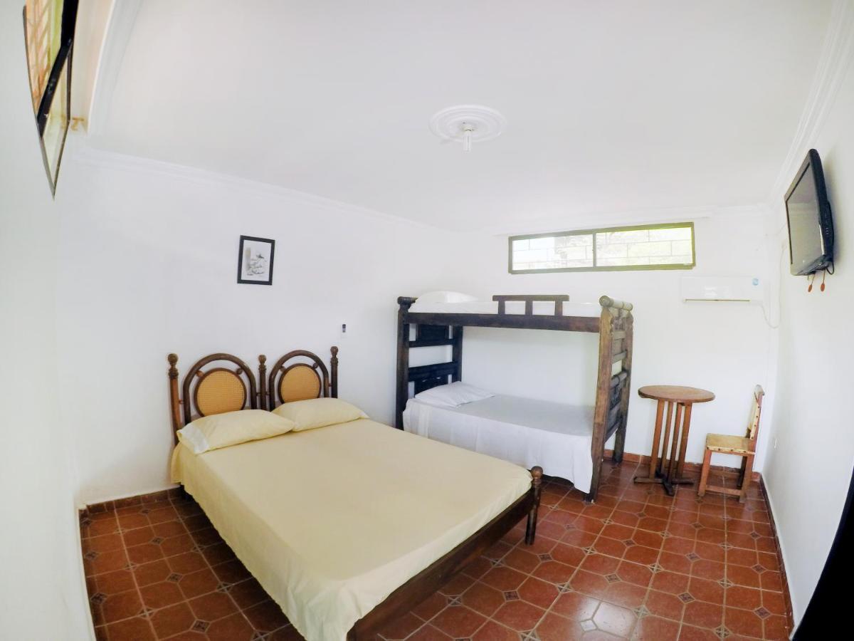Hostal Dumbira Taganga Esterno foto