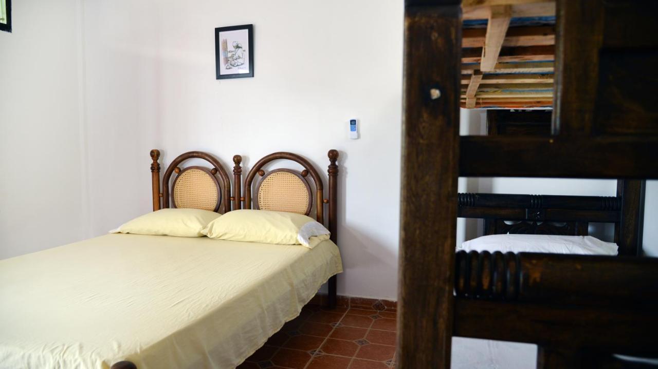 Hostal Dumbira Taganga Esterno foto